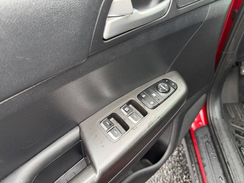 Used 2021 Kia Sportage LX AWD/4WD image 35