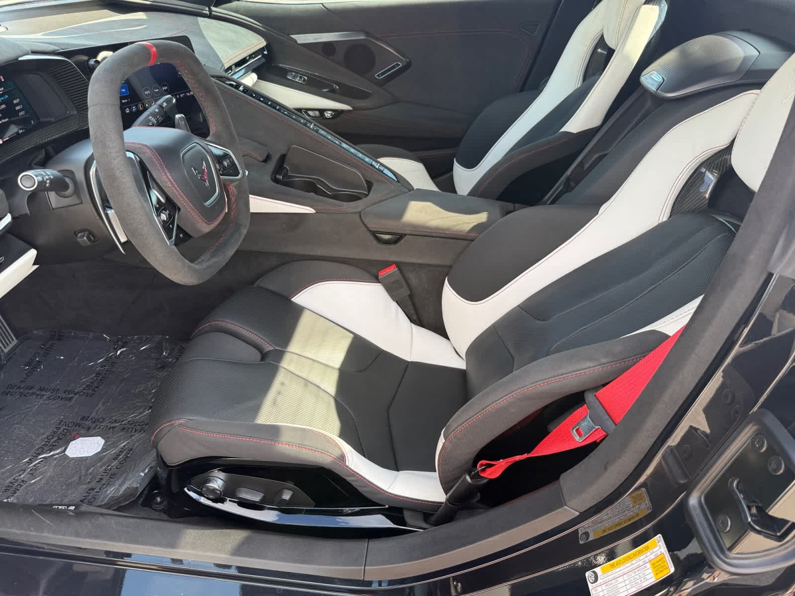 Used 2023 Chevrolet Corvette Stingray Premium Conv w/ Z51 Performance Package RWD image 9