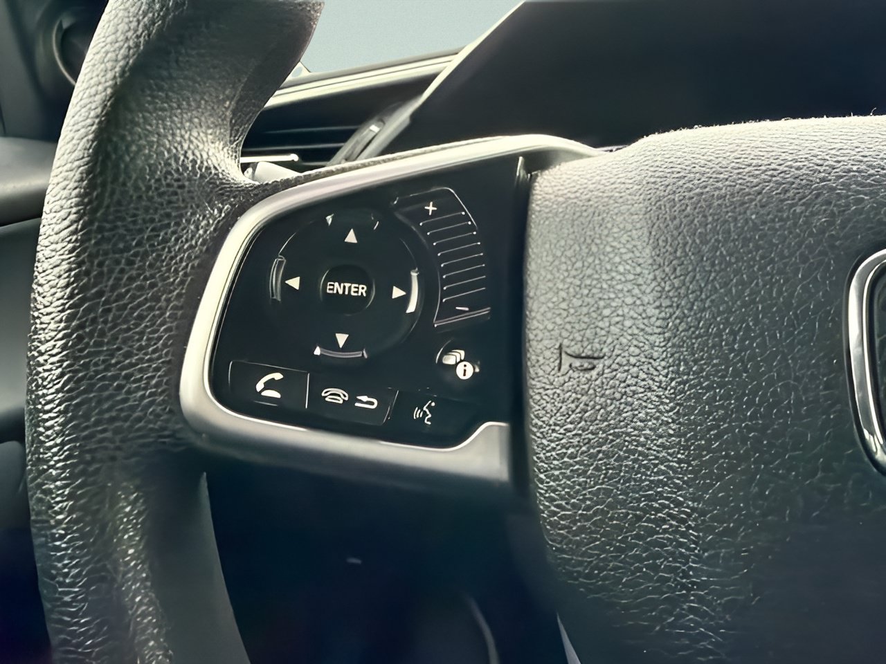 Used 2018 Honda Civic EX image 17