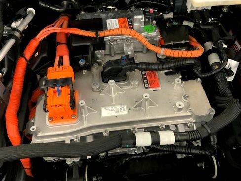 Used 2025 Chevrolet Equinox EV LT image 30