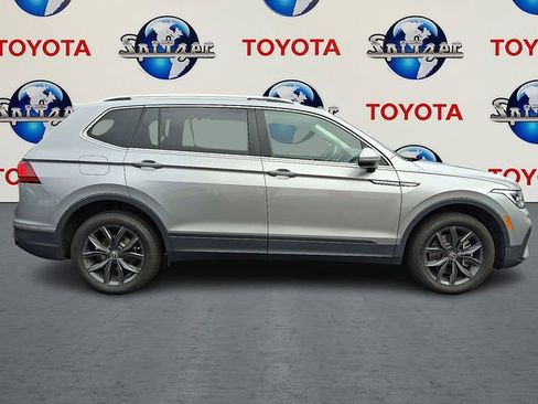 Used 2024 Volkswagen Tiguan SE image 8