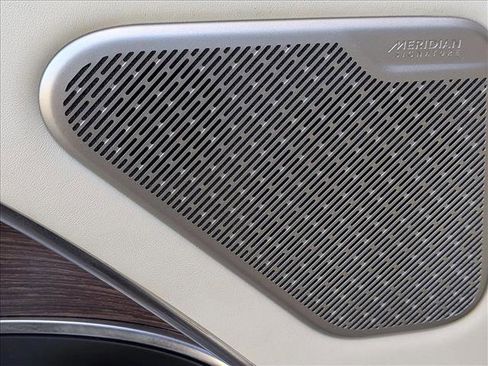 Used 2023 Land Rover Range Rover Autobiography image 16