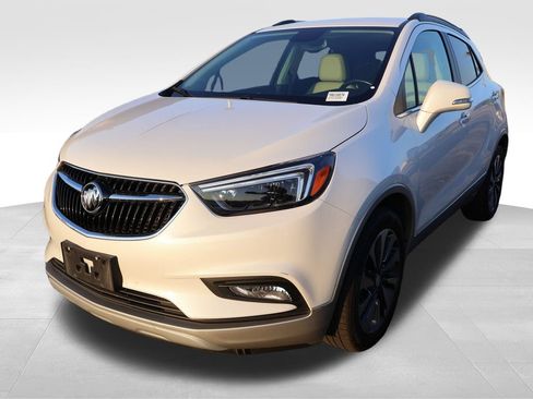 Used 2018 Buick Encore Essence FWD image 2