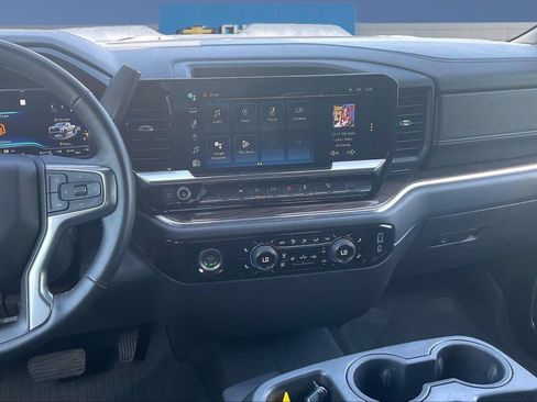Used 2023 Chevrolet Silverado 1500 LT Trail Boss AWD/4WD image 10