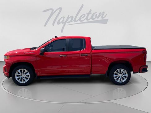 Used 2020 Chevrolet Silverado 1500 Custom w/ Custom Value Package RWD image 4