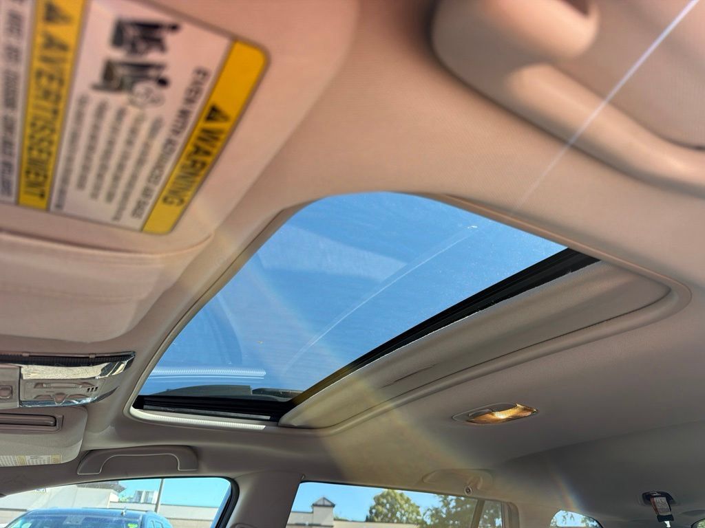 Used 2011 Subaru Outback 2.5i Limited w/ PWR Moonroof Pkg AWD/4WD image 18