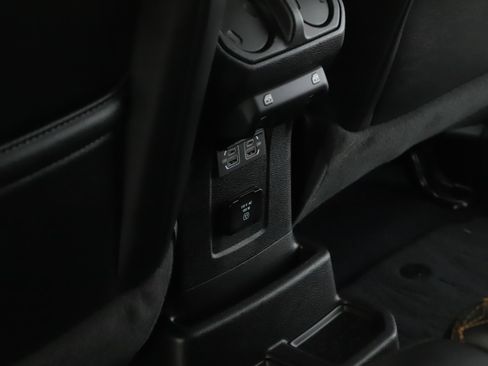 Used 2022 Jeep Wrangler Unlimited Sahara AWD/4WD image 7