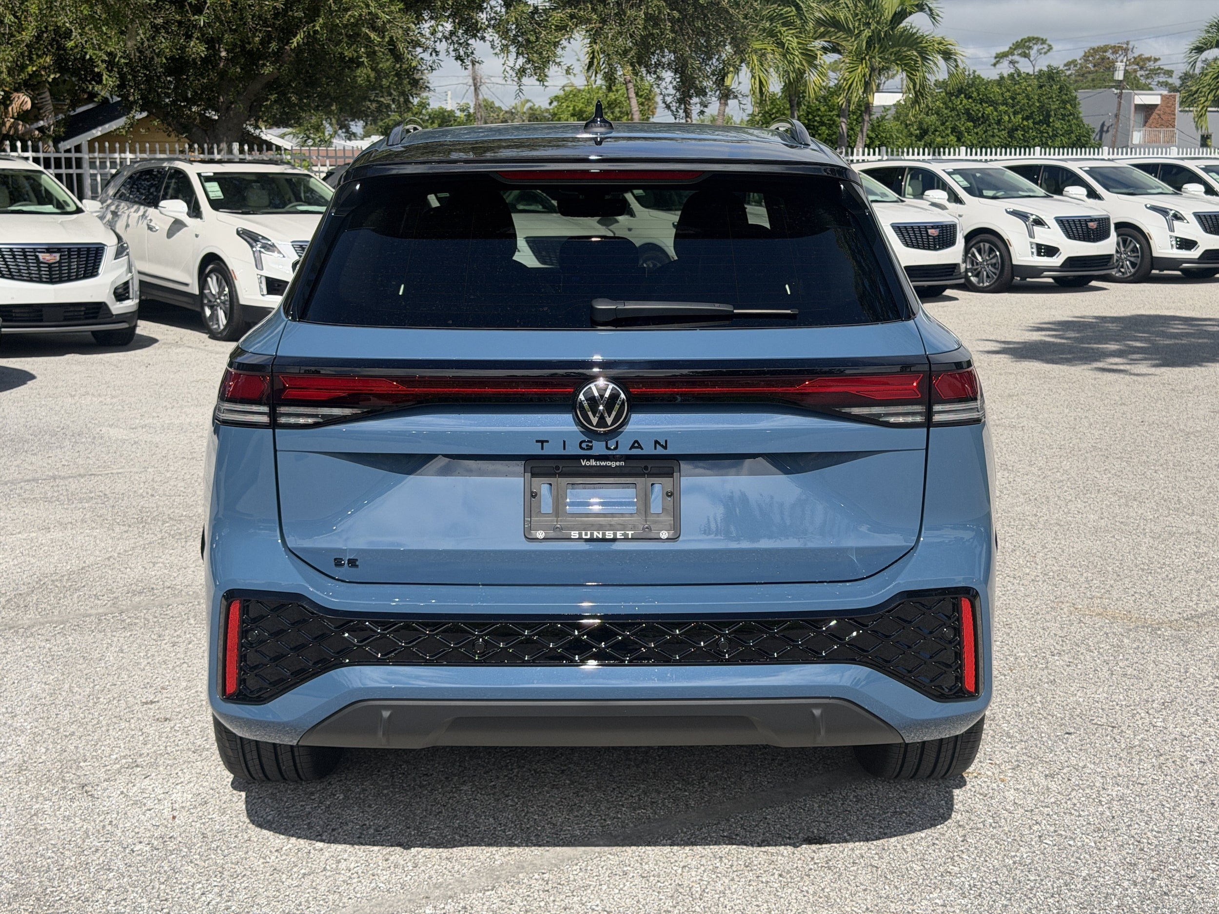 New 2026 Volkswagen Tiguan SE R-Line FWD image 6