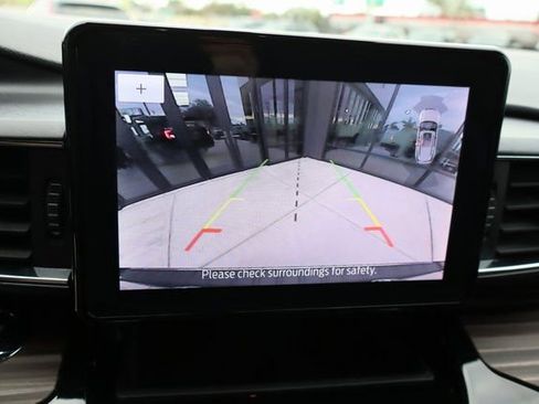 Used 2024 Ford Explorer Limited image 40