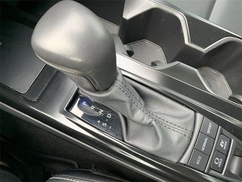 Used 2025 Toyota Camry SE image 25