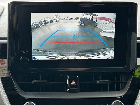 Certified 2025 Toyota Corolla SE image 27