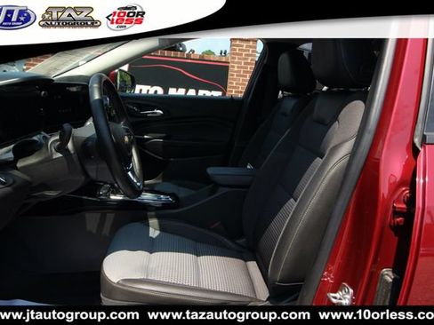 Used 2025 Chevrolet Trax LT w/ LT Convenience Package FWD image 10