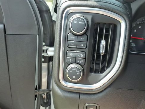 Used 2022 Chevrolet Silverado 2500 LT w/ Convenience Package image 24