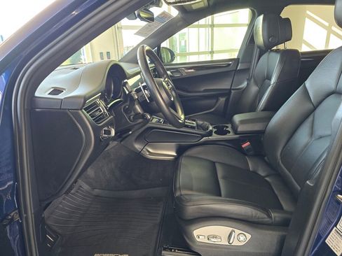 Used 2023 Porsche Macan image 18