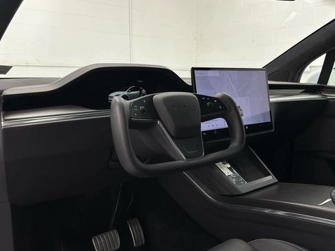 Used 2022 Tesla Model X Plaid image 10