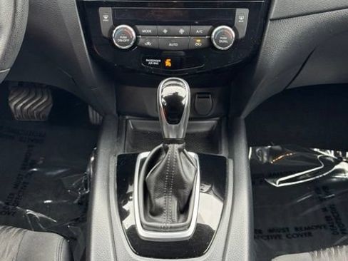 Used 2019 Nissan Rogue SV AWD/4WD image 21