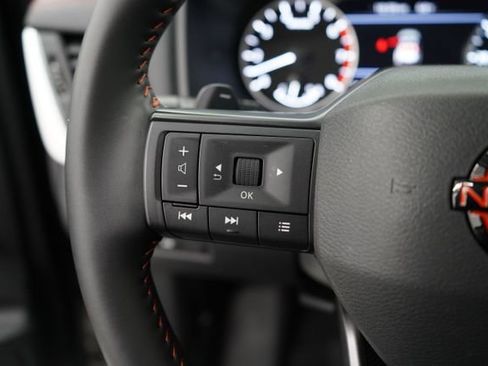 Used 2025 Nissan Rogue SV AWD/4WD image 18