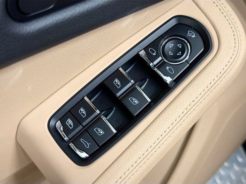 New 2026 Porsche Macan AWD/4WD image 19