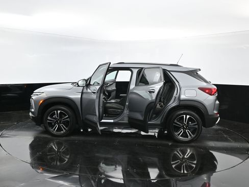 New 2025 Chevrolet TrailBlazer LT w/ Convenience Package FWD image 35