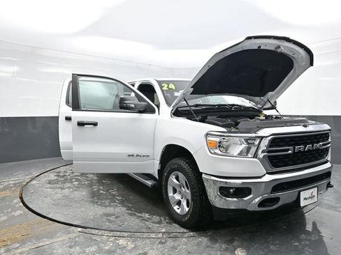 Used 2024 RAM 1500 Big Horn image 38