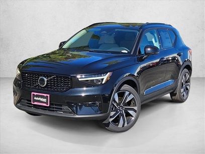 New 2025 Volvo XC40 B5 Ultra w/ Climate Package