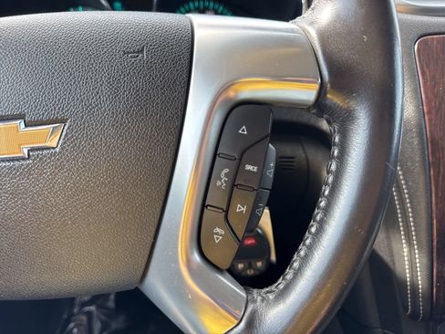 Used 2016 Chevrolet Traverse LT w/ Style and Technology Package FWD image 12