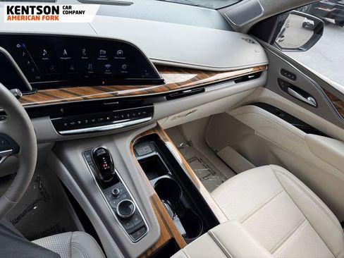 Used 2024 Cadillac Escalade Sport Platinum w/ LPO, ONYX Package image 28