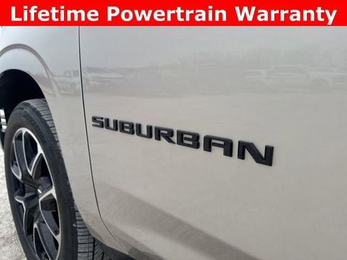 Used 2024 Chevrolet Suburban RST w/ Luxury Package image 10