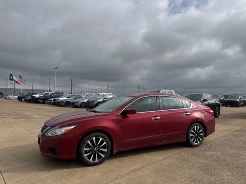 Used 2016 Nissan Altima 2.5 SV FWD image 10