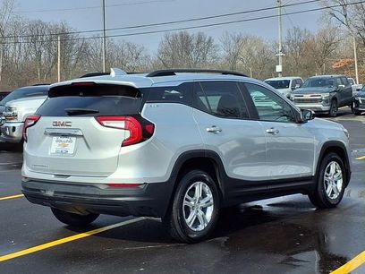 Used 2022 GMC Terrain SLE w/ Driver Convenience Package