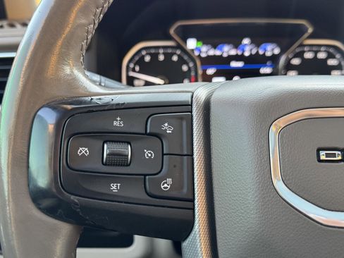 Used 2021 GMC Yukon Denali w/ Denali Premium Package image 23