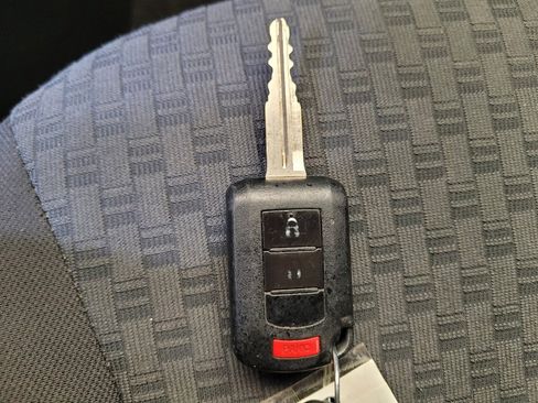 Used 2019 Mitsubishi Mirage ES image 32