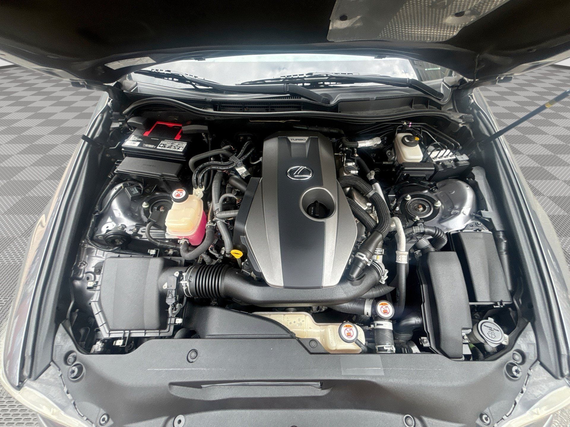 Used 2018 Lexus IS 300 F Sport w/ F Sport Package RWD image 18