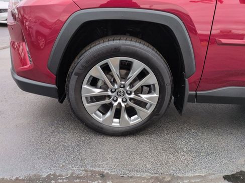 Used 2020 Toyota RAV4 Limited image 27