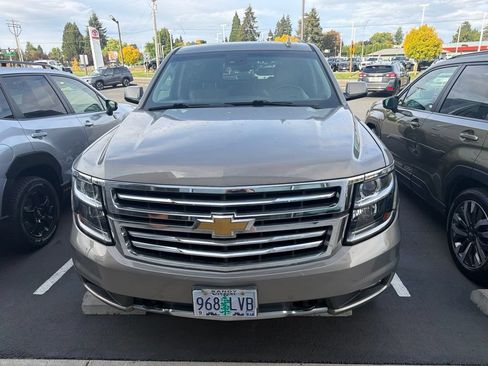 Used 2017 Chevrolet Tahoe LT w/ Luxury Package AWD/4WD image 8