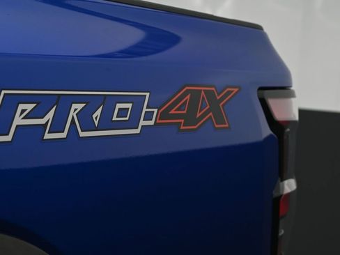 Used 2024 Nissan Frontier PRO-4X w/ Pro Convenience Package image 11