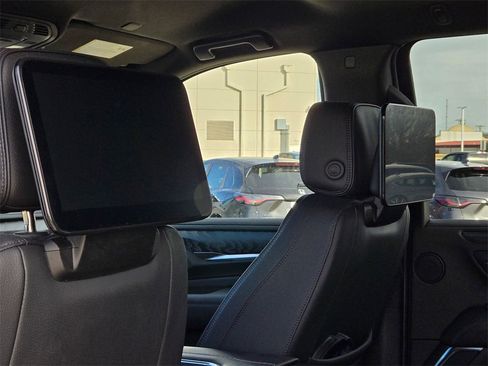 Used 2024 GMC Yukon XL Denali w/ Advanced Technology Package image 19