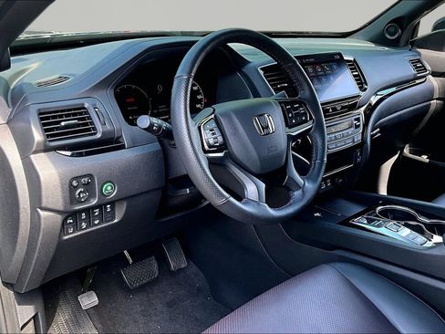 Used 2025 Honda Ridgeline Black Edition image 14