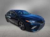 Used 2018 Toyota Camry SE image 2