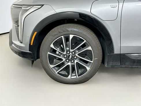 New 2025 Cadillac Optiq Sport 2 image 20