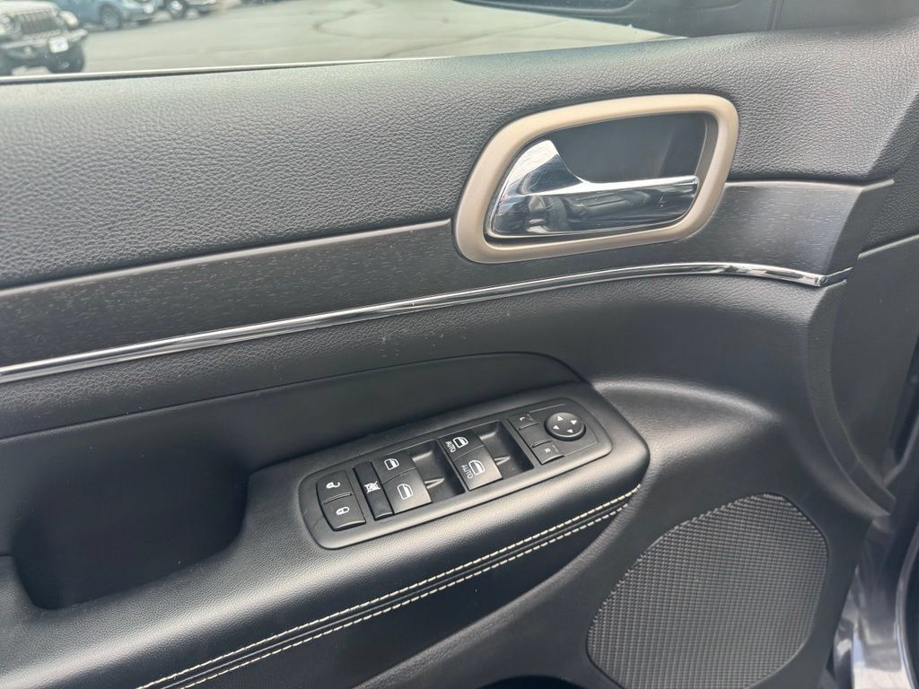 Used 2015 Jeep Grand Cherokee Limited AWD/4WD image 3