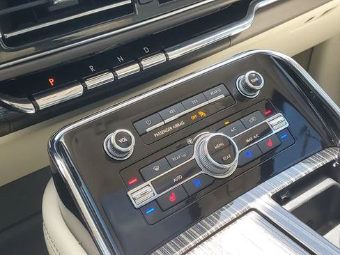 Certified 2022 Lincoln Navigator Black Label AWD/4WD image 23