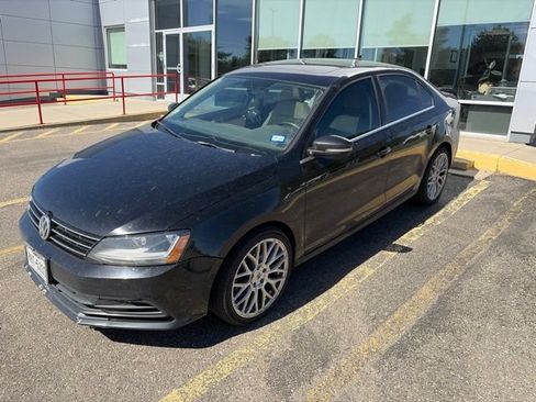 Used 2018 Volkswagen Jetta SE FWD image 3