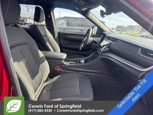 Used 2025 Jeep Grand Cherokee Laredo X w/ Luxury Tech Group I image 16