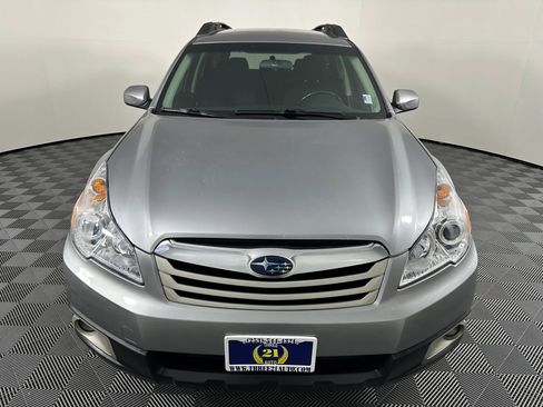 Used 2010 Subaru Outback 2.5i Premium image 4