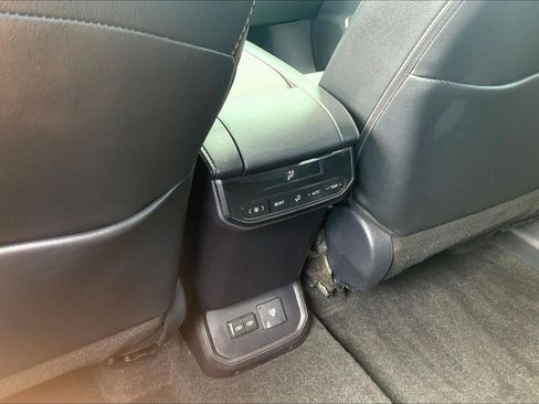 Used 2026 Toyota Highlander Limited AWD/4WD image 41