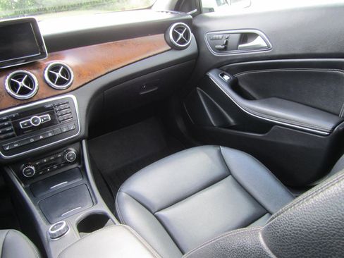 Used 2015 Mercedes-Benz GLA 250 4MATIC image 14