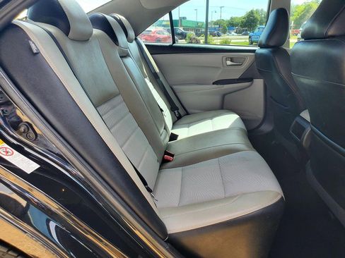 Used 2017 Toyota Camry SE FWD image 14