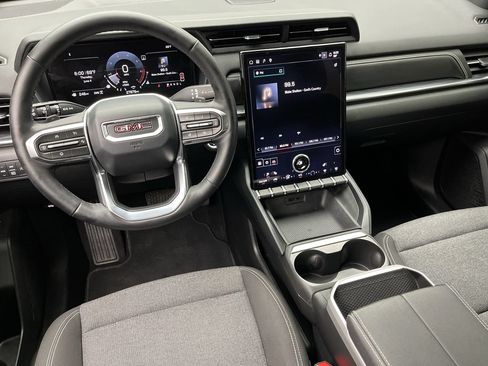Certified 2025 GMC Terrain Elevation w/ Technology Package II AWD/4WD image 12