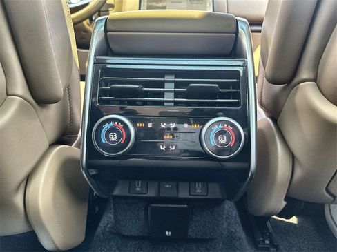 New 2026 Land Rover Range Rover Long Wheelbase SE image 16